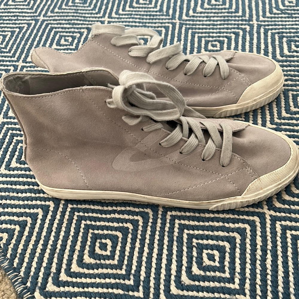 Tretorn size 10 sneakers